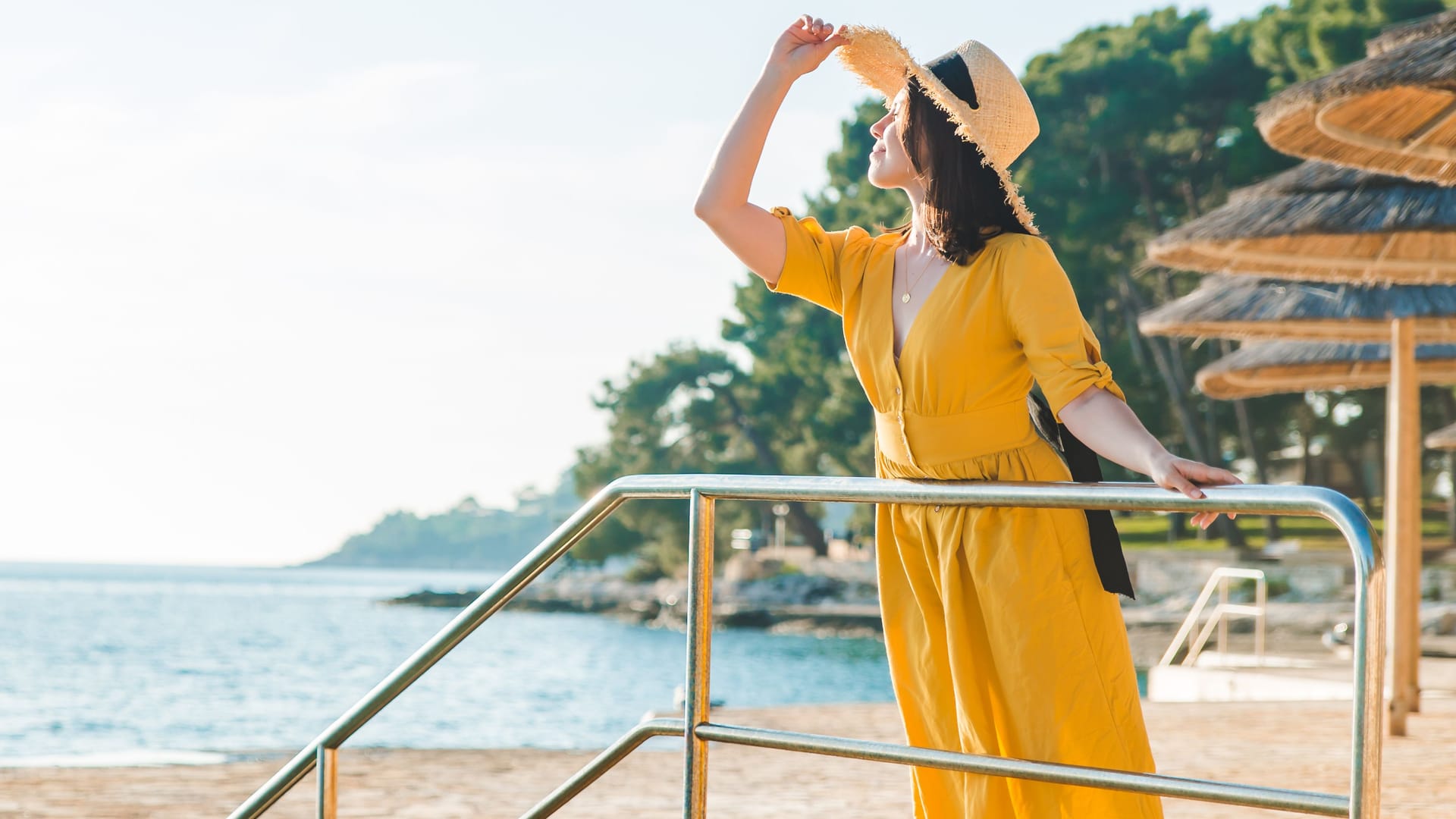 Sommer, Sonne, Sonnenscheinen: Shoppen Sie Damenmode im Sale zu reduzierten Preisen.