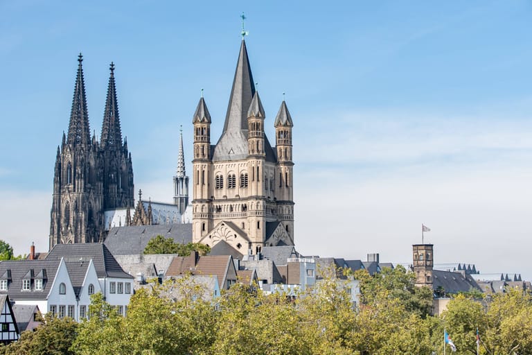 Blick auf den Kölner Dom: Das Erzbistum rät allen Gemeinden, Kirchen nicht zu heizen.