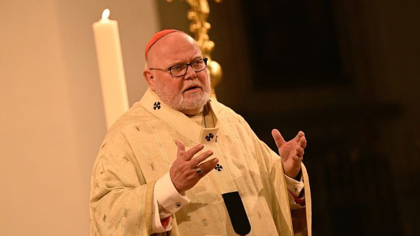 Kardinal Reinhard Marx predigt beim Gottesdienst im Liebfrauendom: Der Geistliche spricht sich für mehr Teilhabe von Frauen in der Kirche aus.