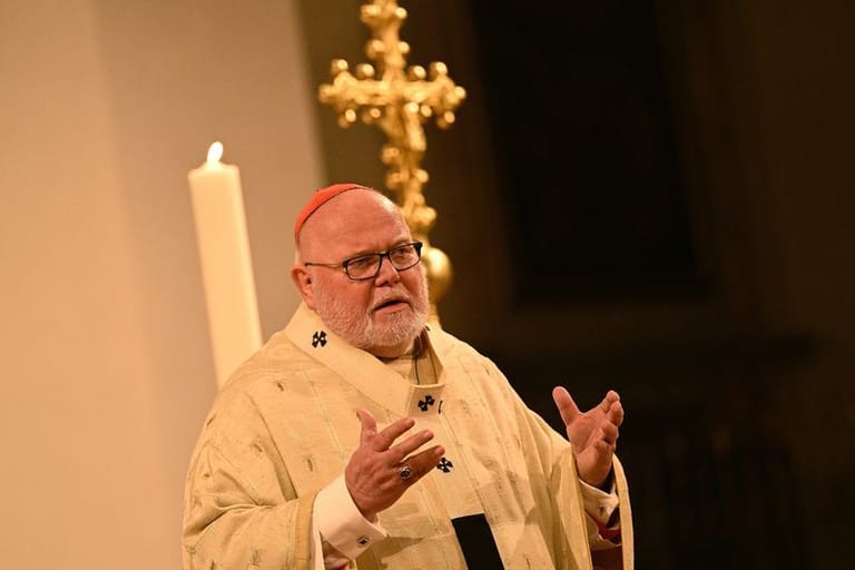 Kardinal Reinhard Marx predigt beim Gottesdienst im Liebfrauendom: Der Geistliche spricht sich für mehr Teilhabe von Frauen in der Kirche aus.