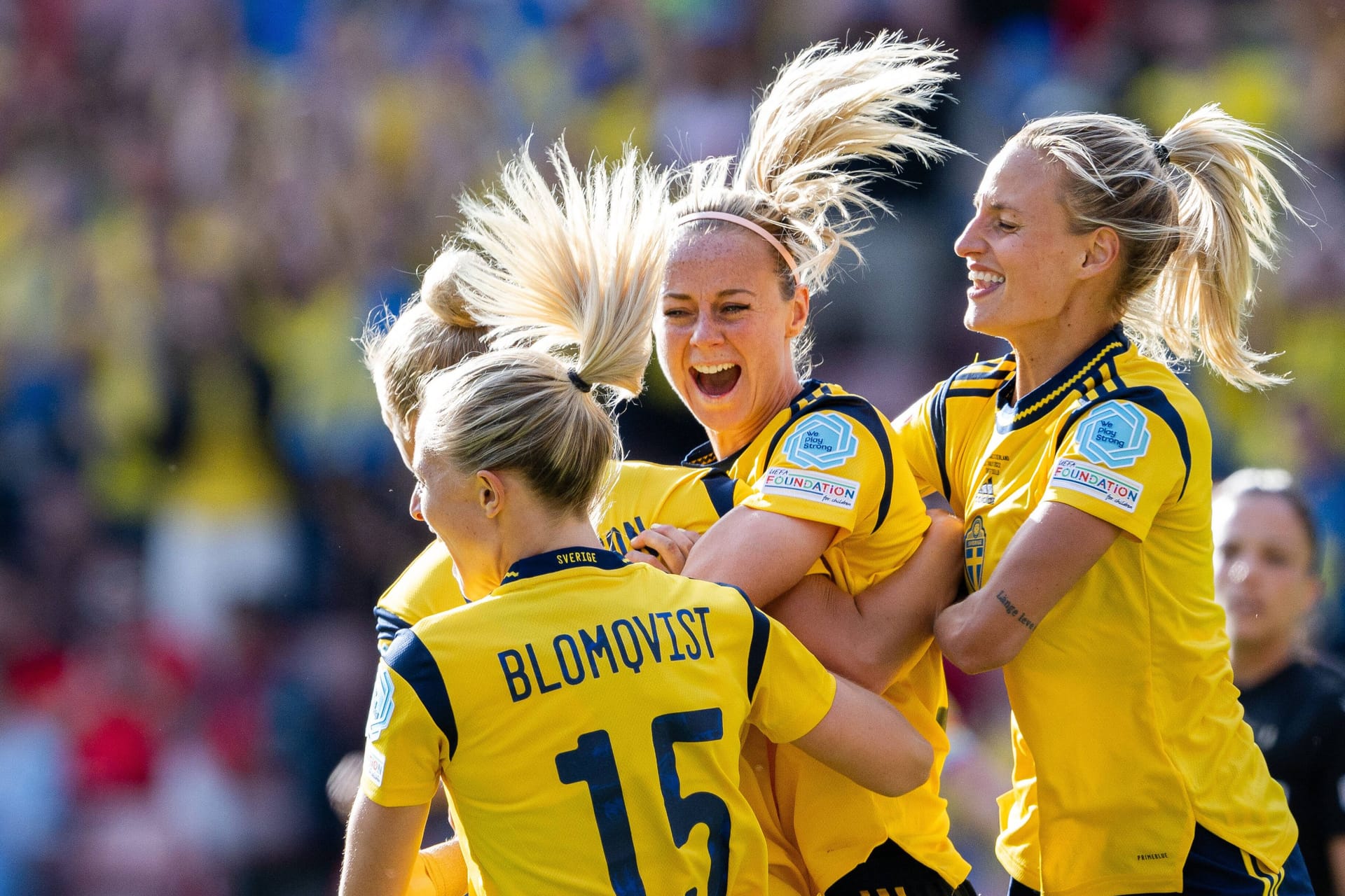 Schwedens Spielerinnen feiern das 2:1: Der Sieg über die Schweiz war wichtig für das Team aus Skandinavien.