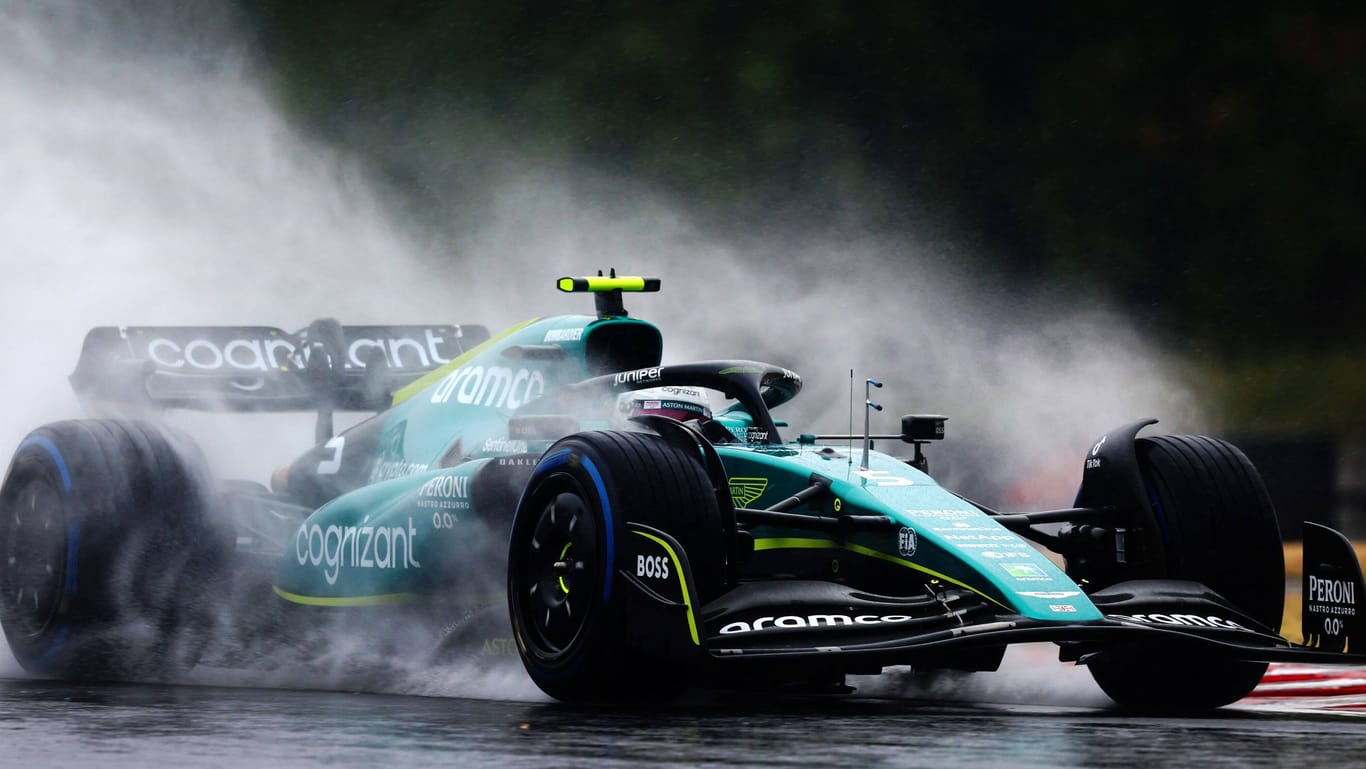 Im Regen: Sebastian Vettel im 3. Training auf dem Hungaroring.