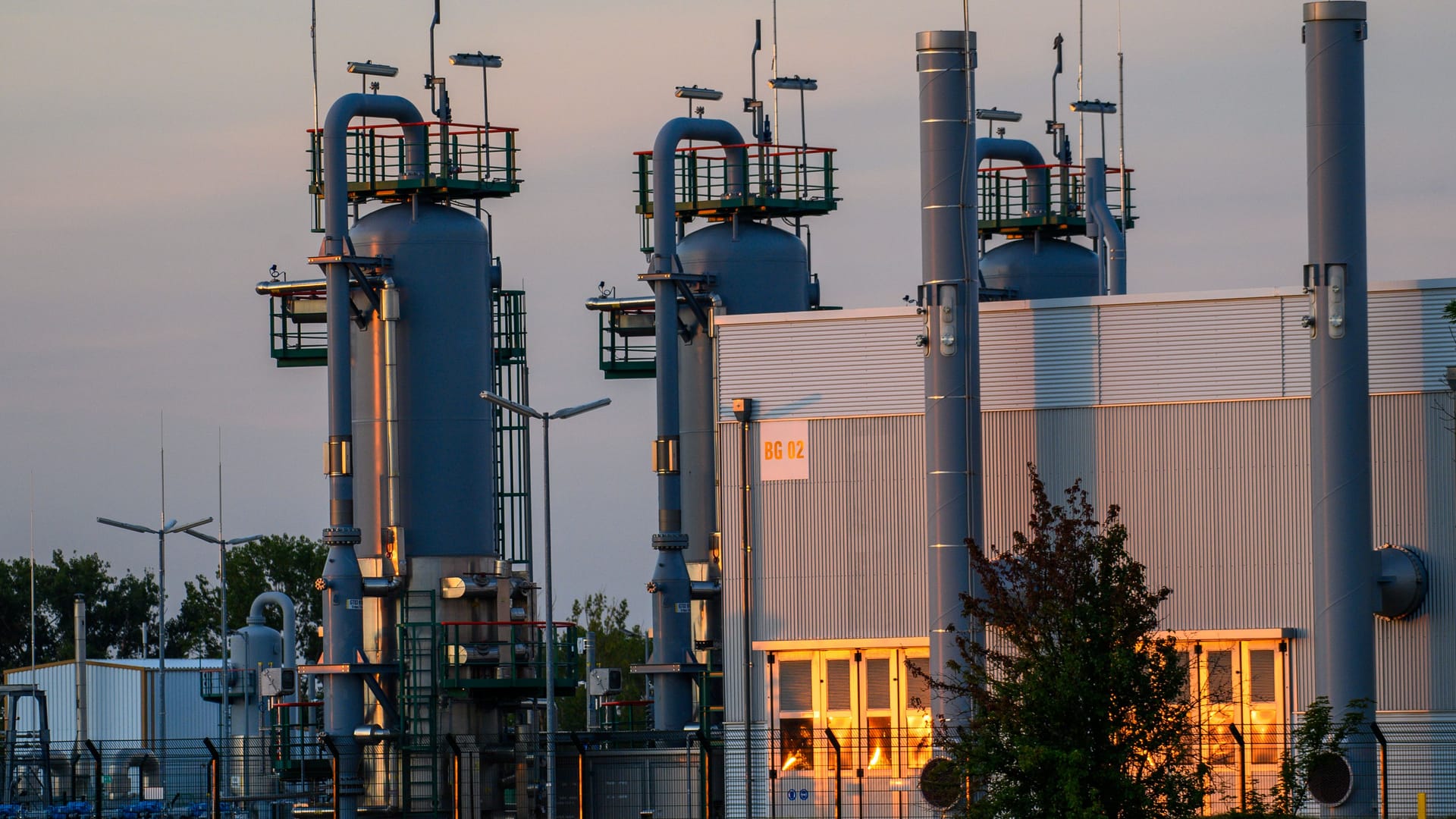 Erdgasspeicher in Bernburg (Symbolbild): Industrie- und Haushaltskunden kommt die Gaskrise durch eine geplante Umlage teuer zu stehen.