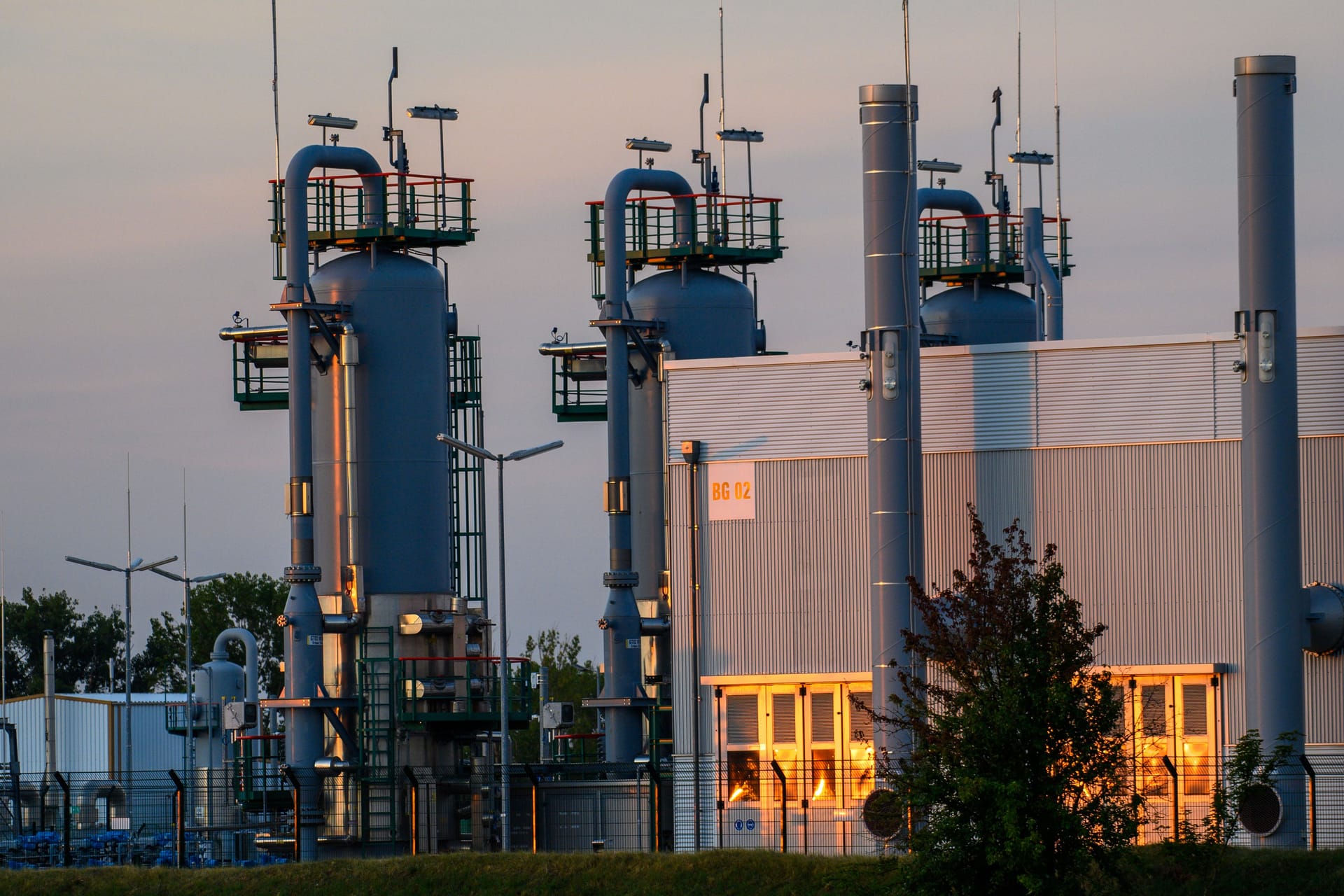 Erdgasspeicher in Bernburg (Symbolbild): Industrie- und Haushaltskunden kommt die Gaskrise durch eine geplante Umlage teuer zu stehen.