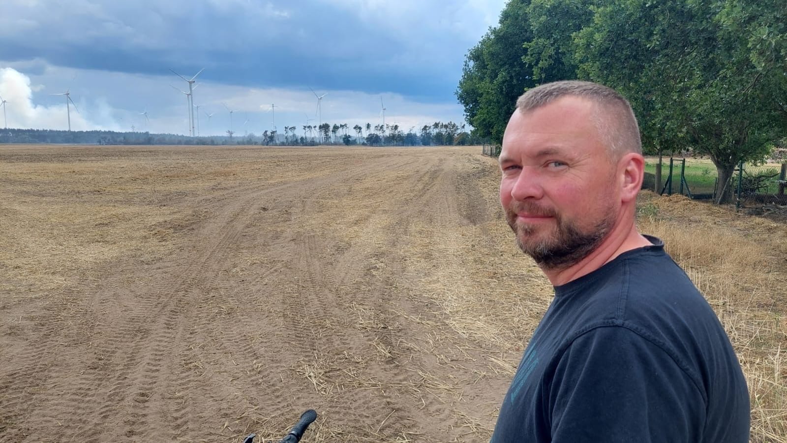 Nico Nippert aus Kölsa, einem Dorf in Brandenburg: "Viele sind geblieben, weil sie Angst hatten, dass ihre Tiere das Feuer nicht überleben"