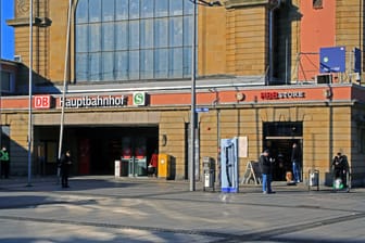 Der Hauptbahnhof von Hagen (Archivbild): Hier meldete sich der Mann nach einem vermeintlichen Angriff bei der Polizei.