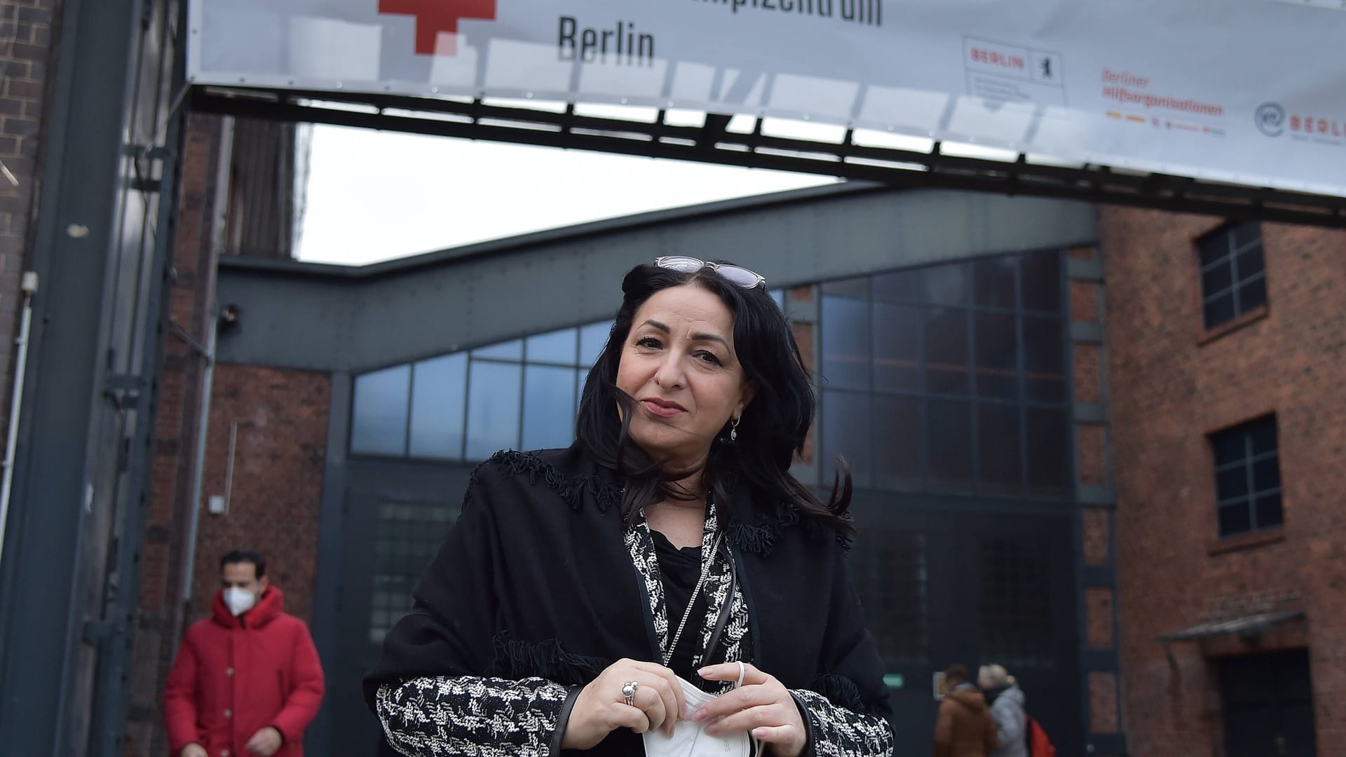 Ex-Gesundheitssenatorin Dilek Kalayci (SPD) posiert vor einem Berliner Testzentrum (Archiv): Ihrer Verwaltung attestierte der Berliner Rechnungshof erhebliche Fehler im Umgang mit der Corona-Pandemie. Ex-Gesundheitssenatorin Dilek Kalayci (SPD) posiert vor einem Berliner Testzentrum (Archiv): Ihrer Verwaltung attestierte der Berliner Rechnungshof erhebliche Fehler im Umgang mit der Corona-Pandemie.
