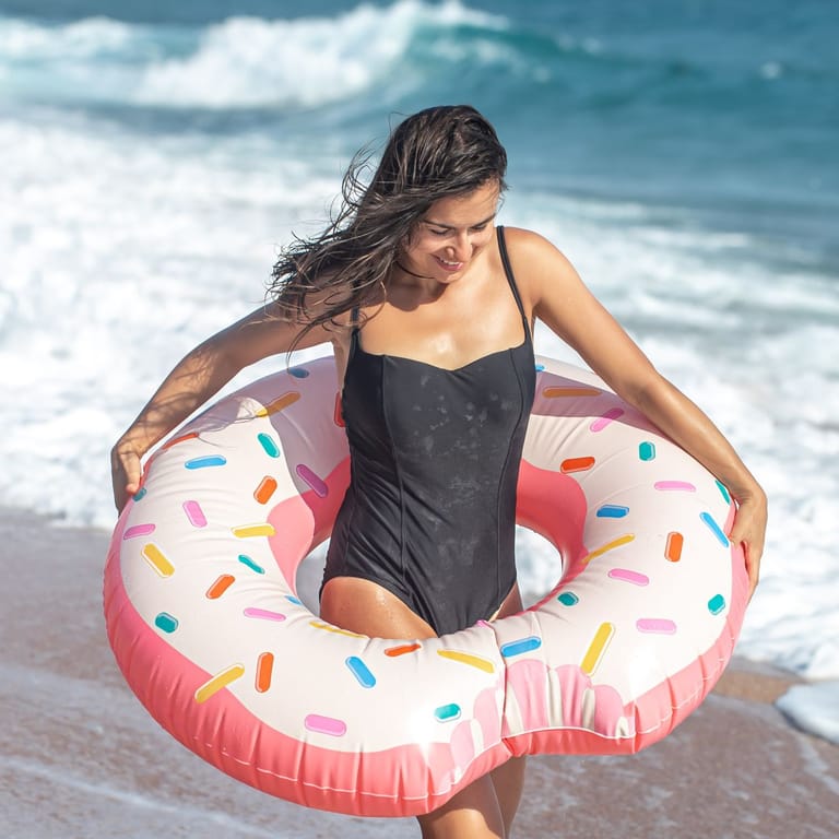 Badeanzüge, Bikinis und mehr im Sale: Shoppen Sie stark reduzierte Bademode für den Sommer.
