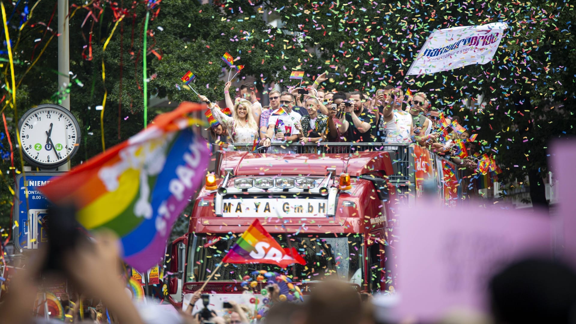 CSD-Demonstration in Hamburg im Jahr 2019 (Archivbild): Damals zogen Tausende Menschen durch die Stadt. CSD-Demonstration in Hamburg im Jahr 2019 (Archivbild): Damals zogen Tausende Menschen durch die Stadt.