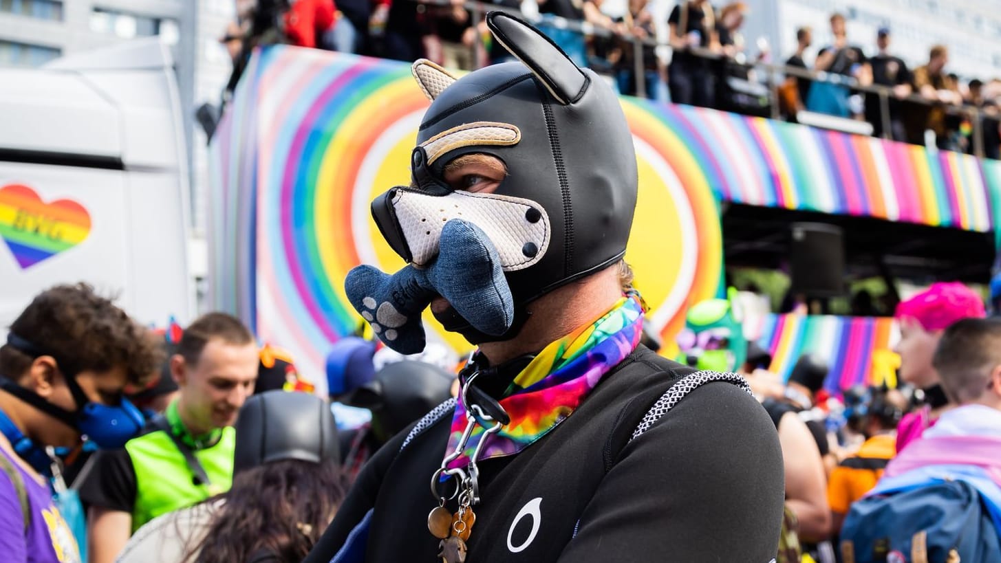 Ein "Puppy" nimmt am Christopher Street Day (CSD) teil (Archivbild): Es ist eine Vorliebe, die auch Gabriel Geishüttner teilt.