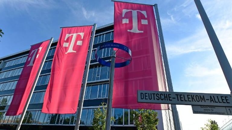 Telekommunikationszentrum Deutsche Telekom in Darmstadt (Symbolbild): Die Telekom stellt den De-Mail-Dienst Ende August ein.