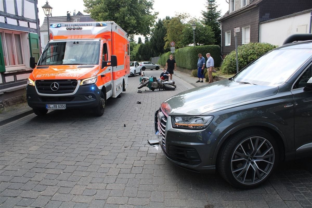 Unfallstelle in Witzhelden: Ein 69-jähriger Motorradfahrer wurde bei einem Unfall schwer verletzt.