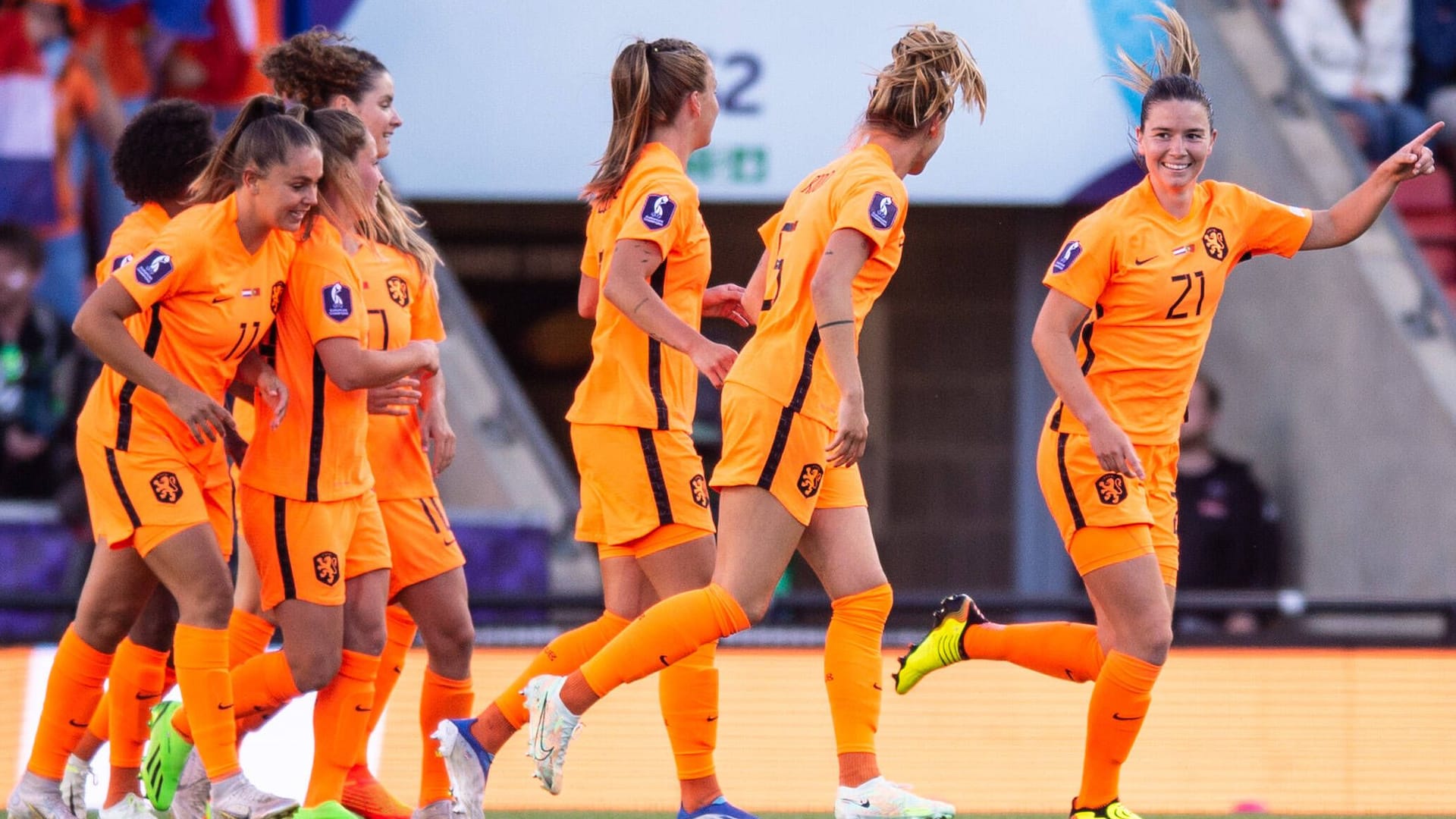 Die Spielerinnen der Niederlande feiern das 1:0: Der Sieg gegen Portugal fiel knapper aus als erwartet.