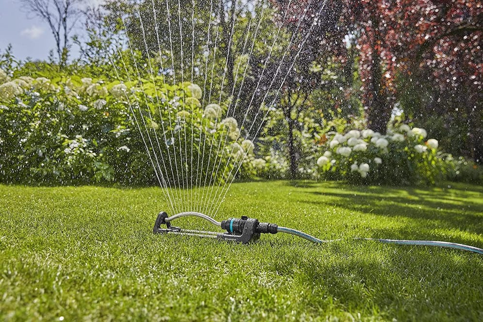Viereckregner für den Garten bewässern kleine wie auch große Flächen effektiv.