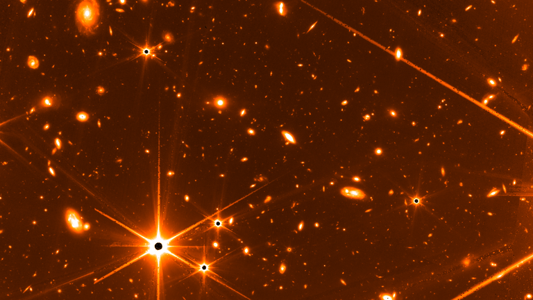 Sterne (Symbolbild): Die ersten Farbaufnahmen des Weltraumteleskops James Webb sollen am Dienstag veröffentlicht werden.