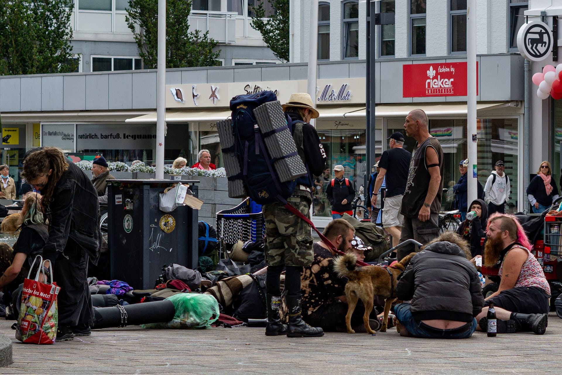 Punks auf Sylt: Das Protestcamp in Westerland hat hohe Kosten für die Gemeinde verursacht.