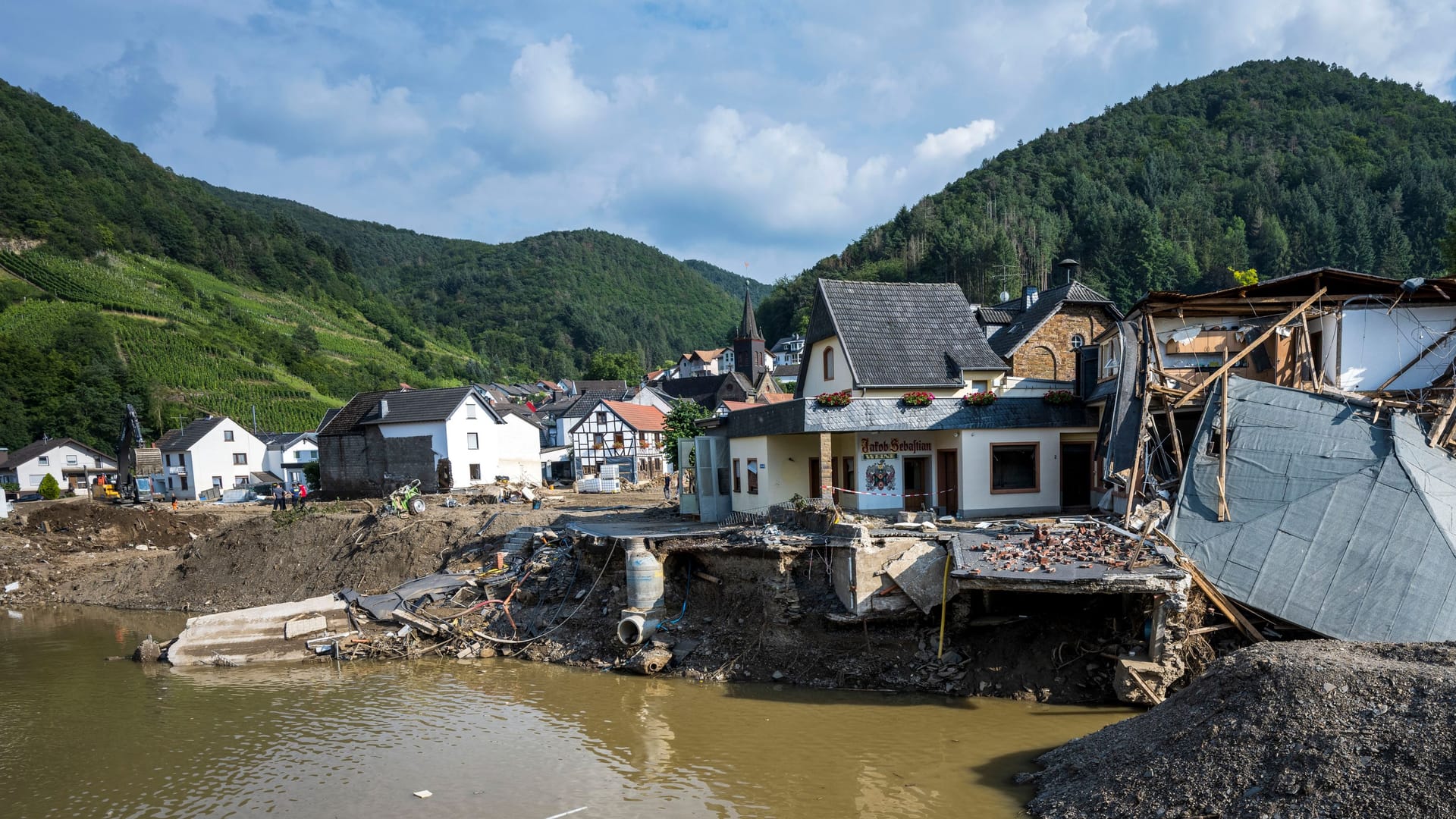 Zerstörung im Ahrtal nach der Flut im Juli 2021.