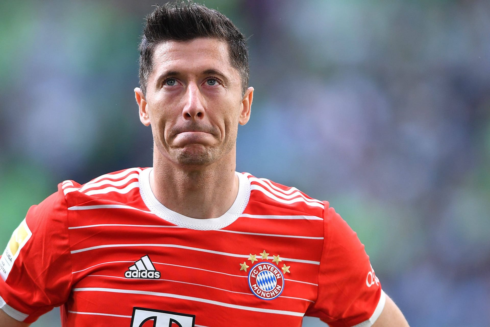 Robert Lewandowski: Der Stürmer des FCB will den Klub trotz laufenden Vertrages verlassen.