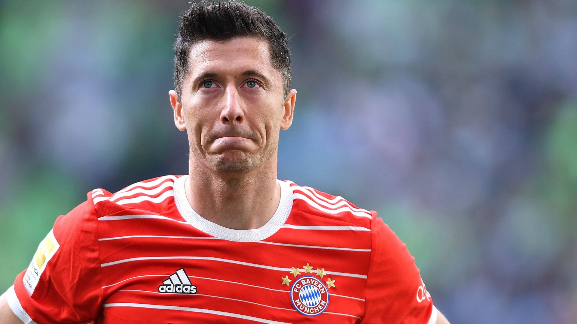 Robert Lewandowski: Der Stürmer des FCB will den Klub trotz laufenden Vertrages verlassen.