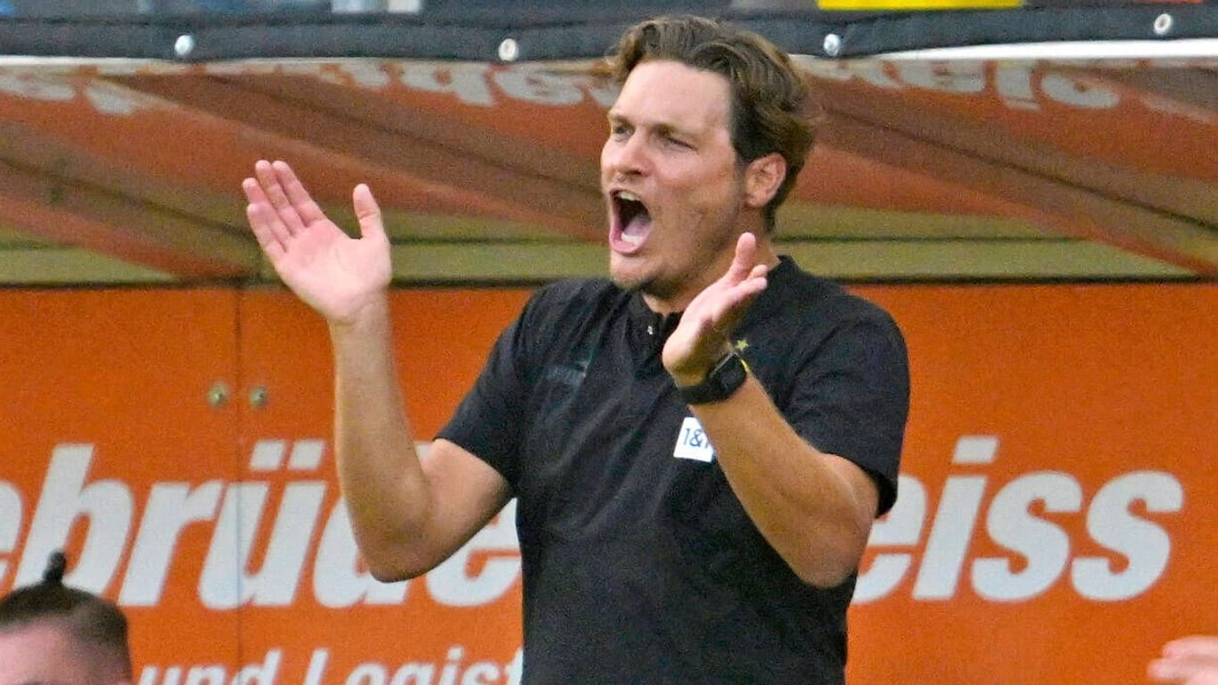 BVB-Trainer Edin Terzic: Die Dortmunder müssen in der 1. Pokalrunde in München ran.