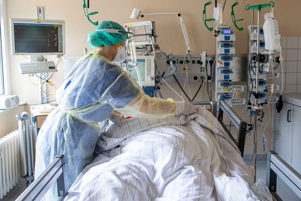 Intensivstation eines Krankenhauses (Symbolfoto): Angestellte Bremer Kliniken arbeiten am Limit.