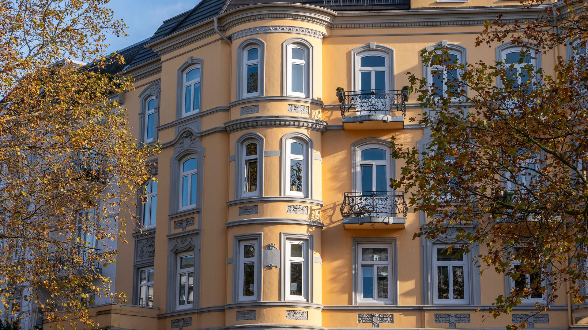 Mehrfamilienhaus in Hamburg (Symbolbild): Wegen Reparaturarbeiten ist die Wasserversorgung zeitweise unterbrochen. Mehrfamilienhaus in Hamburg (Symbolbild): Wegen Reparaturarbeiten ist die Wasserversorgung zeitweise unterbrochen.