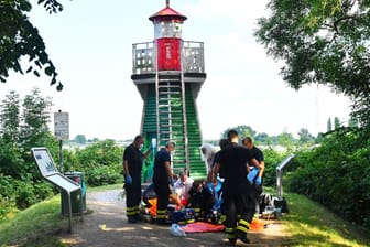 Helfer am Leuchtturm: Das Leuchtfeuer war bis 1977 in Betrieb.