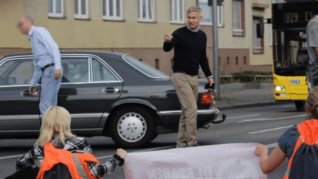 Not amused: "Welt"-Chefredakteur Ulf Poschardt keilt gegen die Autobahnblockierer.