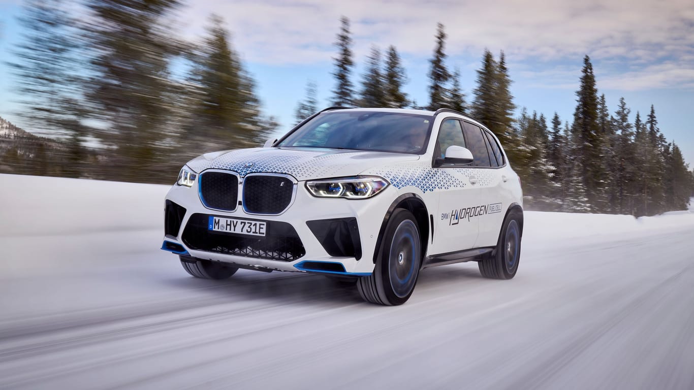 Winterfest: der BMW iX5 Hydrogen.