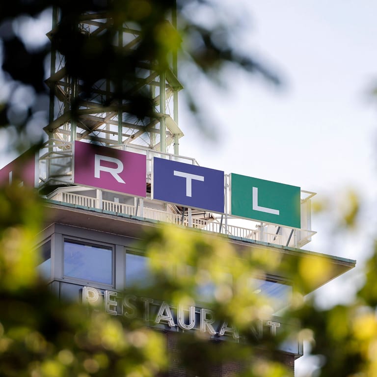 RTL-Logo in Köln (Symbolbild): Der Medienkonzern tauscht seine Führung aus.