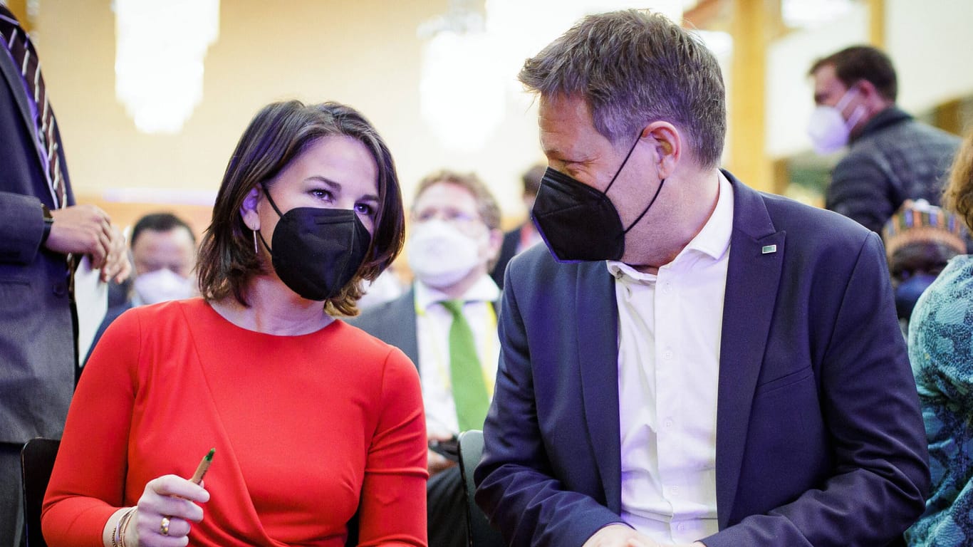 Annalena Baerbock und Robert Habeck: Die Grünen geraten beim Thema Atomkraft unter Druck.