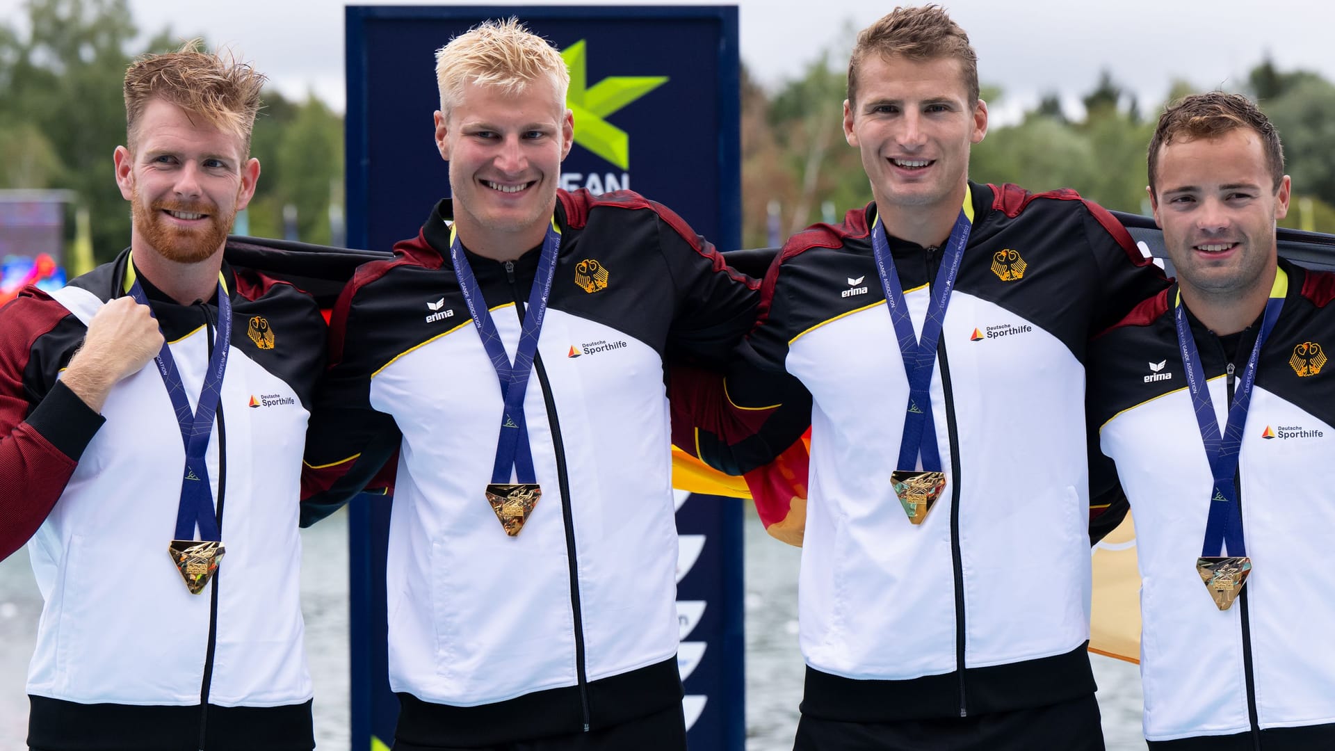 Am Ziel: Der Kajak-Vierer um Frank Felix, Martin Hiller, Tom Liebscher und Tobias Schultz (v. li.). Am Ziel: Der Kajak-Vierer um Frank Felix, Martin Hiller, Tom Liebscher und Tobias Schultz (v. li.).