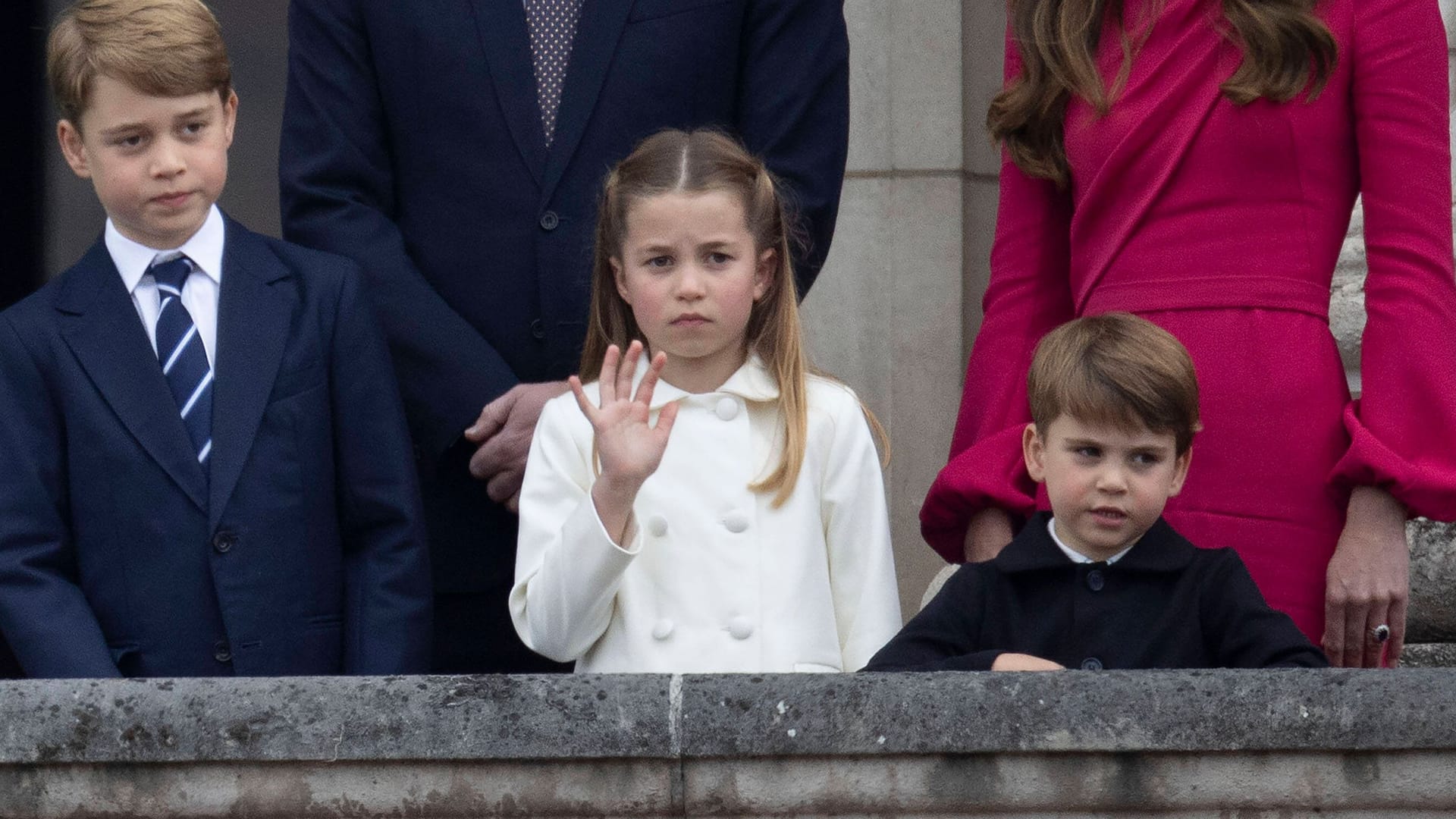 Prinz George, Prinzessin Charlotte und Prinz Louis: Der royale Nachwuchs wird bald neue Mitschüler haben. Prinz George, Prinzessin Charlotte und Prinz Louis: Der royale Nachwuchs wird bald neue Mitschüler haben.