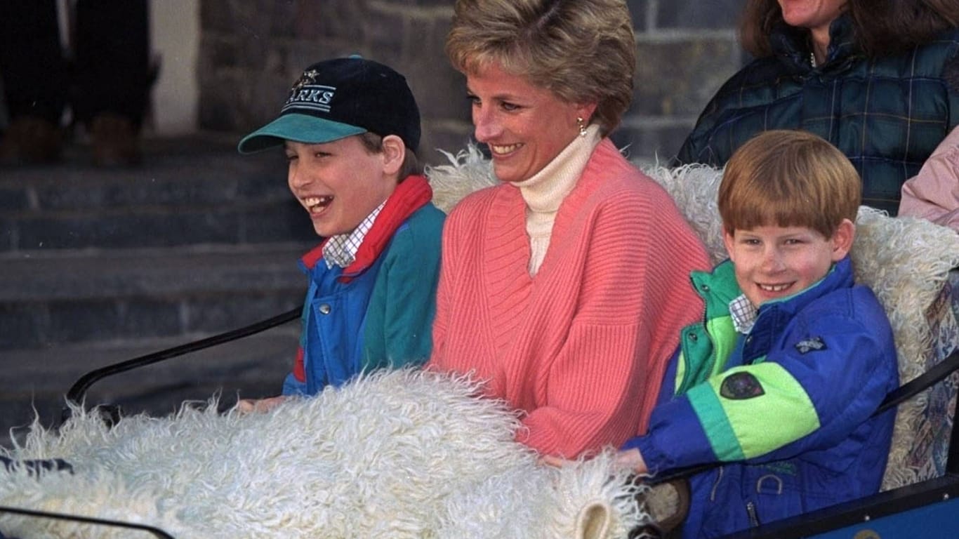 Prinz William und Prinz Harry mit Prinzessin Diana: Die beiden haben ihre Mutter früh verloren.
