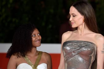 Angelina Jolie und ihre Tochter Zahara Marley Jolie-Pitt: Die 17-Jährige geht jetzt aufs College.