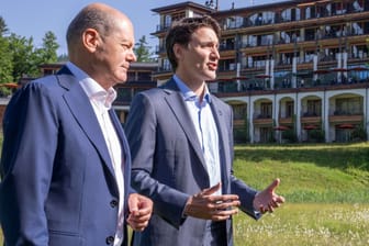 Kanzler Scholz und der kanadische Premierminister Trudeau beim G7-Gipfel in Schloss Elmau im Juni (Archivbild): Die Bundesregierung möchte die Beziehungen zu Kanada weiter ausbauen.