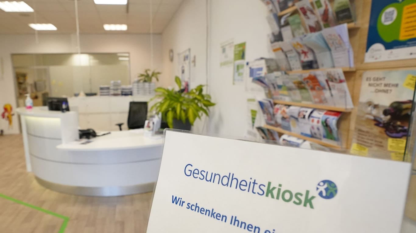 Bundesgesundheitsminister Lauterbach besucht Gesundheitskiosk