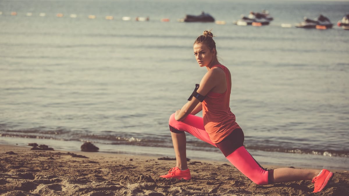 Hüftbeuger dehnen: einfache Übungen gegen Rückenschmerzen