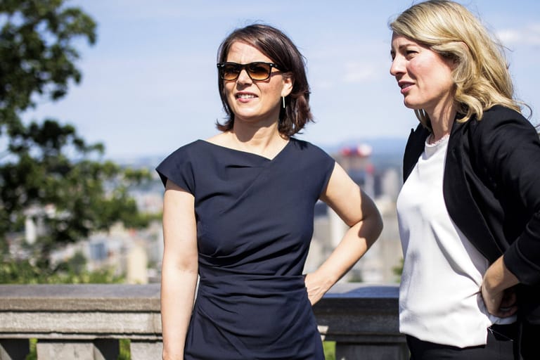 "Wir sind Nachbarn im Herzen": Außenministerinnentreffen zwischen Annalena Baerbock und Mélanie Joly im kanadischen Montréal.