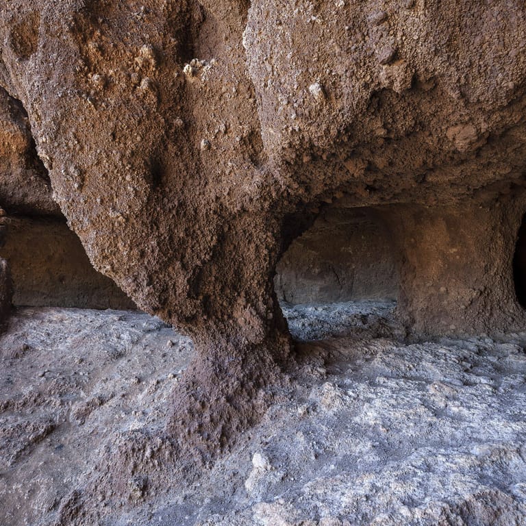 Höhlen auf Gran Canaria (Symbolbild): Der 23-Jährige soll vor seinem Verschwinden in einer Höhle übernachtet haben.
