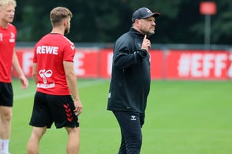 Steffen Baumgart beim Training: Der Coach trägt ein Geheimnis mit sich herum.