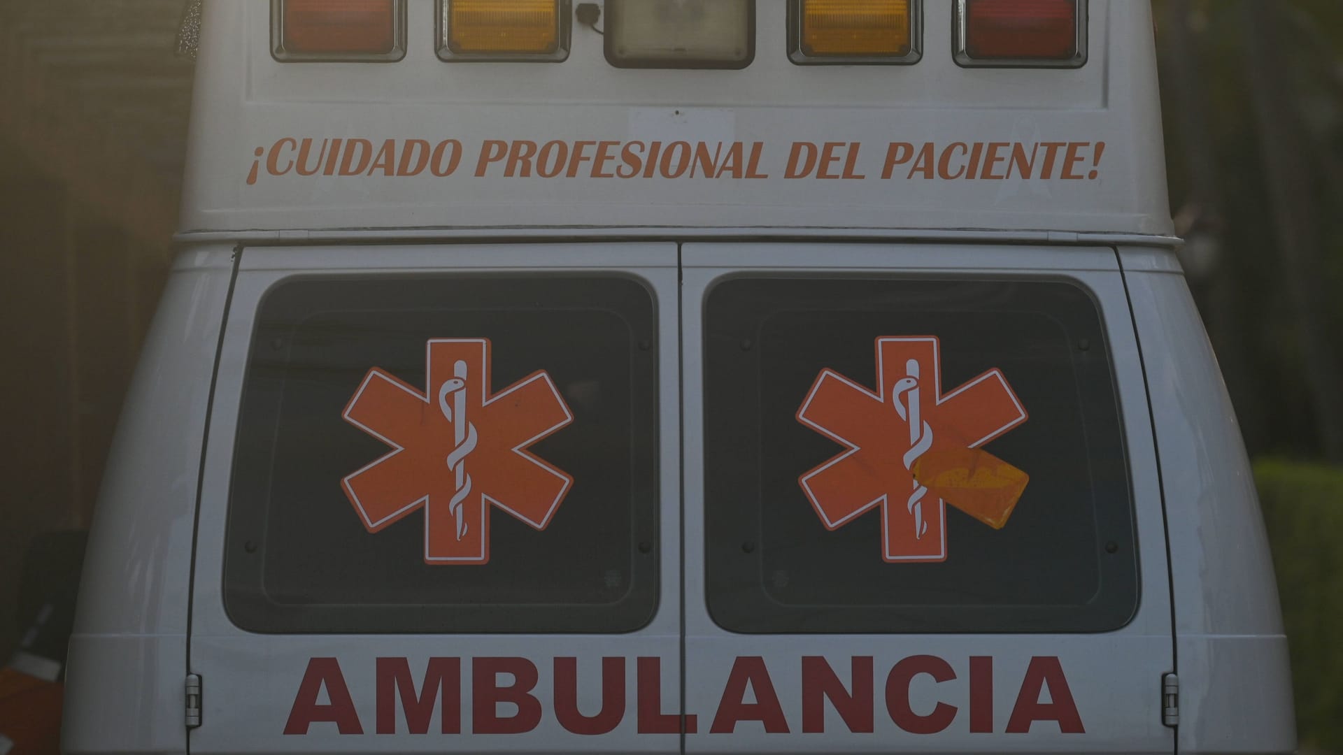 Ein Krankenwagen in Playa del Carmen: Ein 32-jähriger Mainzer ist in dem mexikanischen Urlaubsort von mehreren Schüssen verletzt worden. Ein Krankenwagen in Playa del Carmen: Ein 32-jähriger Mainzer ist in dem mexikanischen Urlaubsort von mehreren Schüssen verletzt worden.