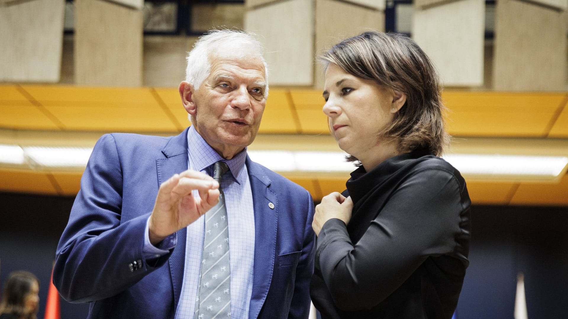 Borell und Baerbock: Die Visavergabe für Russen können nun Monate dauern, sagte die deutsche Außenministerin. Borell und Baerbock: Die Visavergabe für Russen können nun Monate dauern, sagte die deutsche Außenministerin.