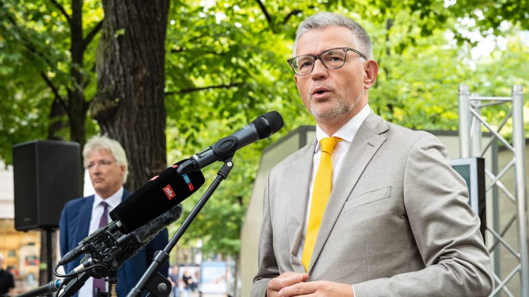 Andrij Melnyk: Der ukrainische Botschafter hat erneut Ritter Sport scharf kritisiert.