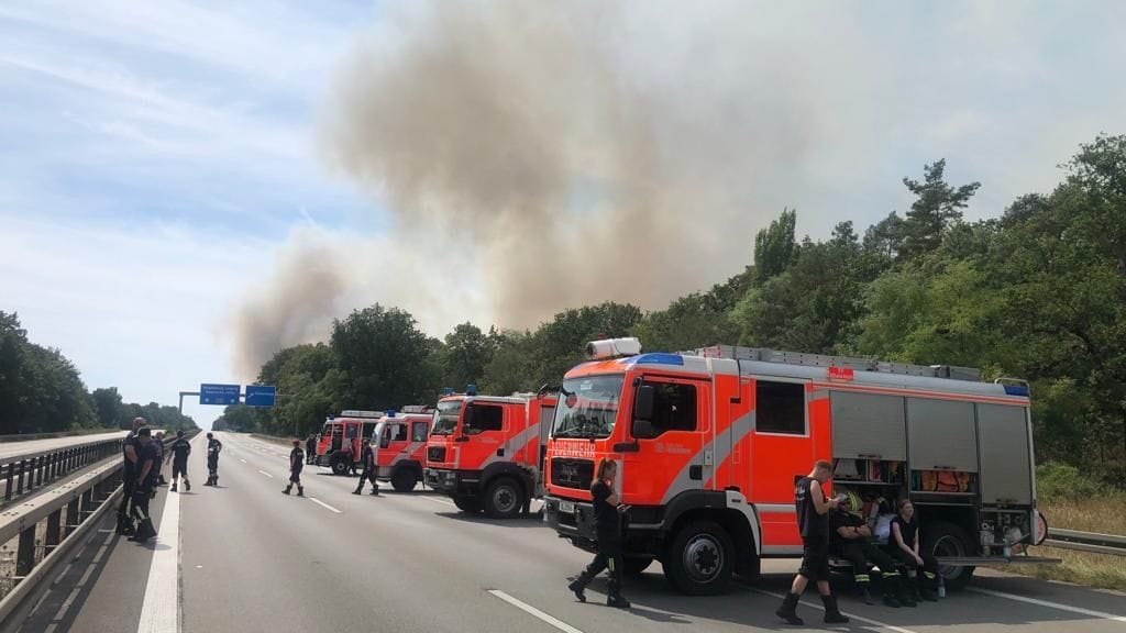 Ankunft auf der Avus: Auf der gesperrten Autobahn beginnt der Einsatz von Tina Witte.