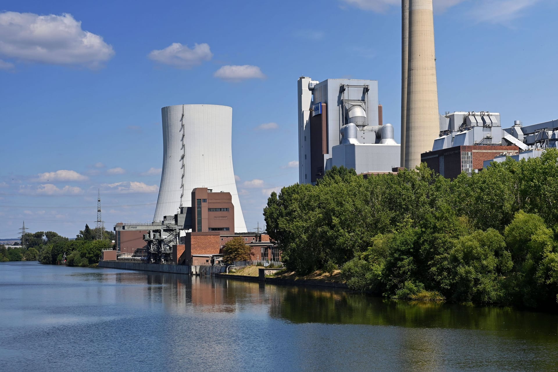 Heizkraftwerk in Heilbronn am Neckar (Symbolbild): Forderungen nach einer Mehrwertsteuersenkung auf Strom und Gas werden lauter.