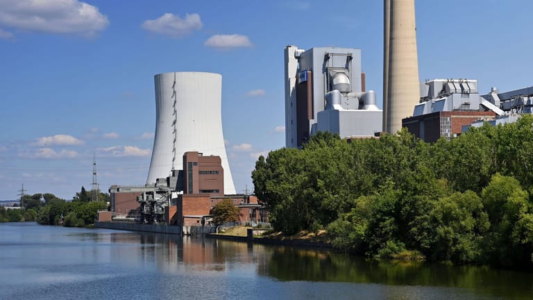Heizkraftwerk in Heilbronn am Neckar (Symbolbild): Forderungen nach einer Mehrwertsteuersenkung auf Strom und Gas werden lauter.