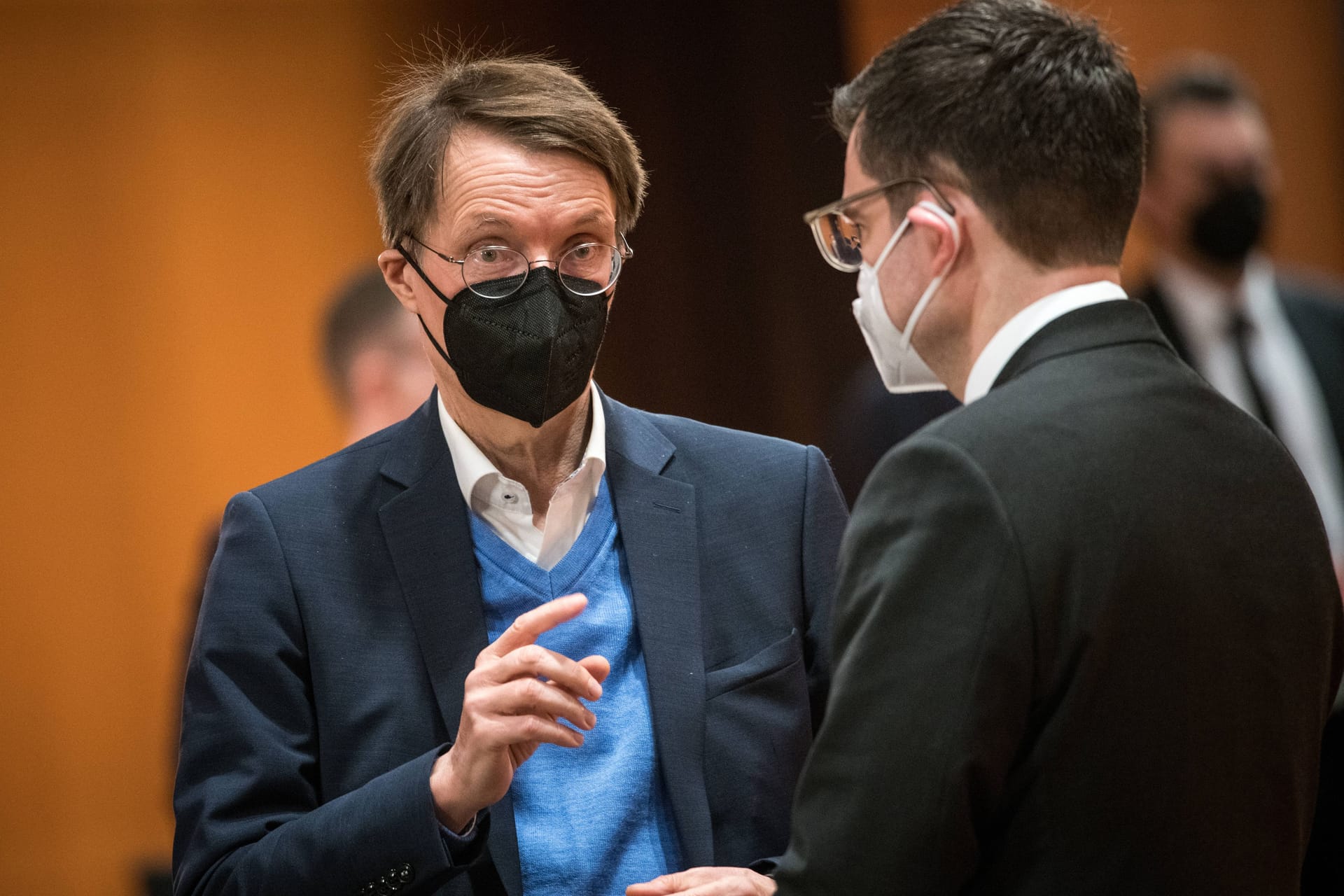 Gesundheitsminister Karl Lauterbach (SPD) und Justizminister Marco Buschmann (FDP): Der Gesetzesentwurf zu den neuen Coronaregeln für den Herbst soll heute im Bundestag verabschiedet werden.