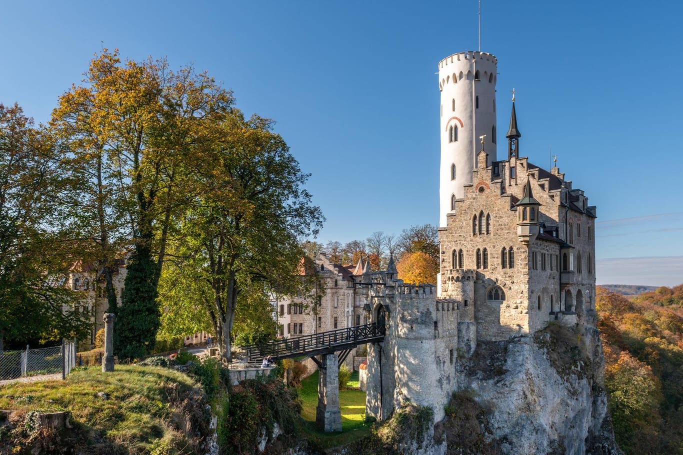 Schloss Lichtenstein Baden Württemberg: Kennen Sie diese märchenhaften Orte Deutschlands?