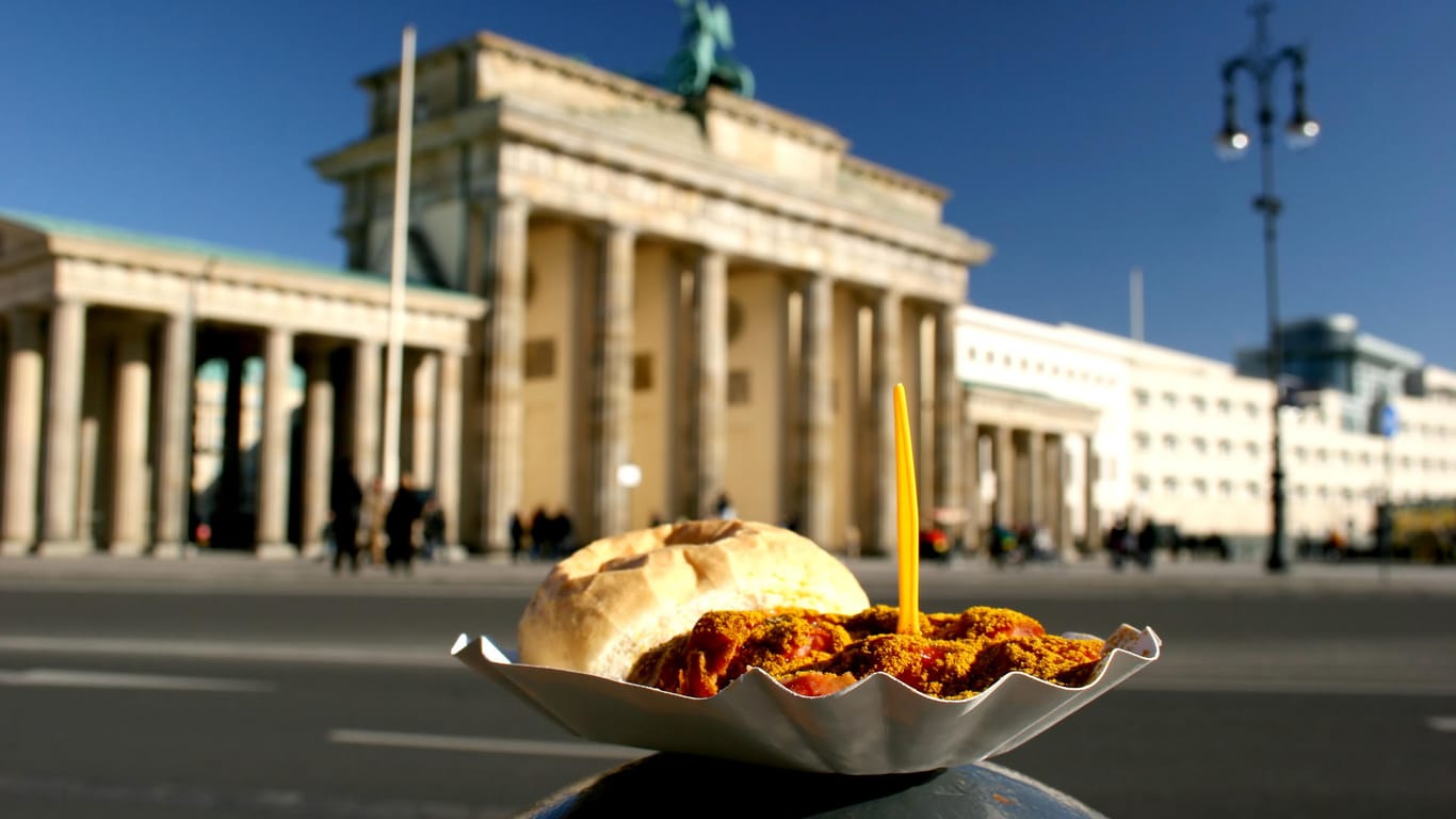Currywurst vor Brandenburger Tor: Quiz: Wissen Sie, was "typisch Berlin" ist?